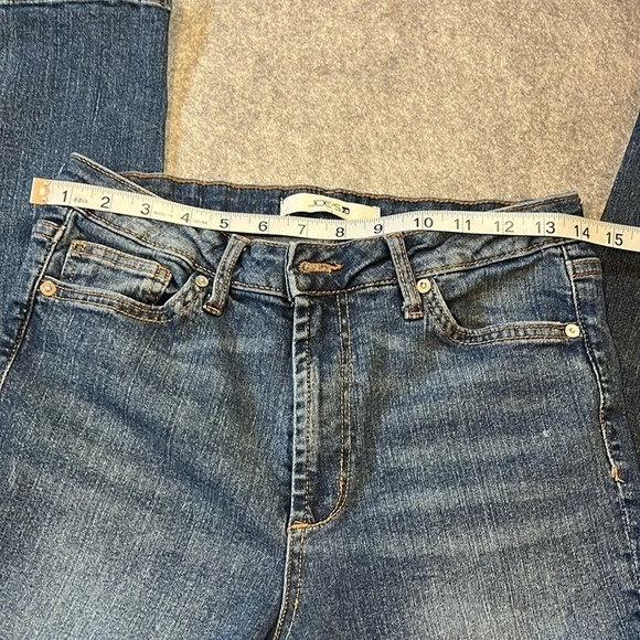 Joe's Jeans High Rise Skinny,  Medium Wash. Size 29. - Picture 6 of 9